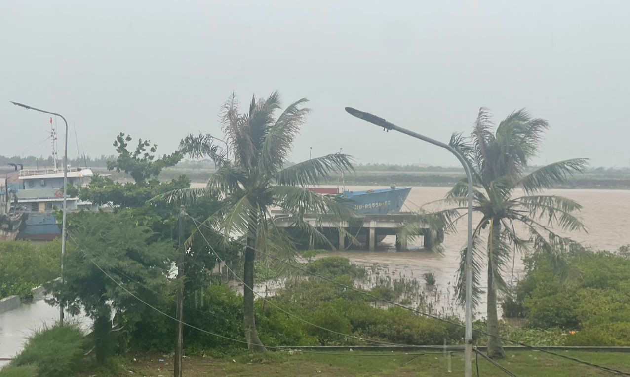 Bão số 3 vượt qua Phú Thọ, Hoà Bình, đi sâu vào Tây Bắc Bộ ảnh 64 Bão số 3 vượt qua Phú Thọ, Hoà Bình, đi sâu vào Tây Bắc Bộ ảnh 64