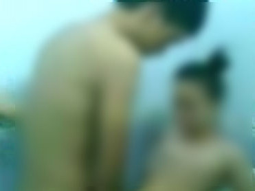 . Ảnh: Cặp đôi làm chuyện người lớn trong nhà vệ sinh