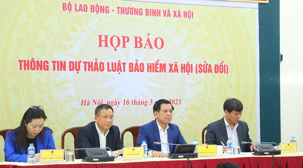 Bộ LĐ-TB&amp;XH dự kiến sẽ trình Quốc hội thông qua Luật BHXH sửa đổi vào đầu năm 2024 để luật có hiệu lực từ năm 2025.