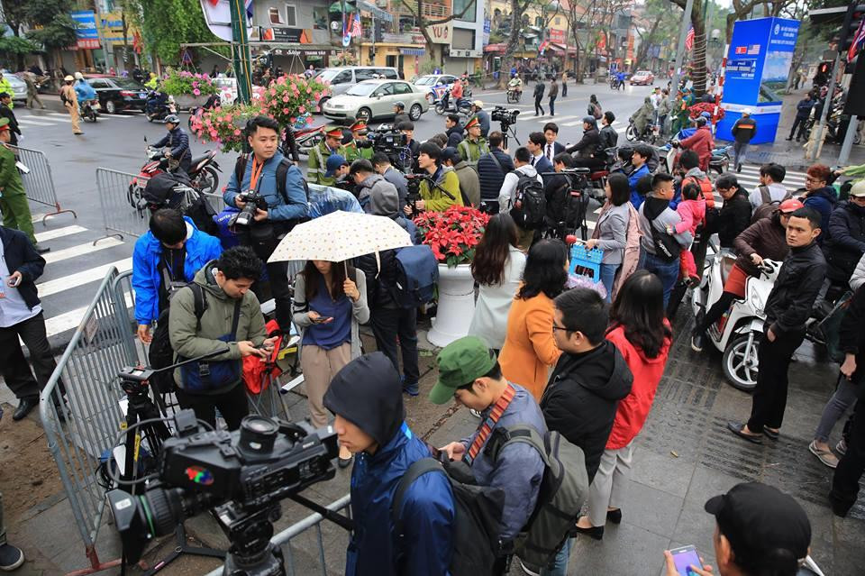 Đoàn xe của Chủ tịch Kim Jong Un về đến khách sạn Melia ảnh 43