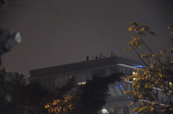 Đoàn xe Tổng thống Mỹ Trump về khách sạn JW Marriott ảnh 1