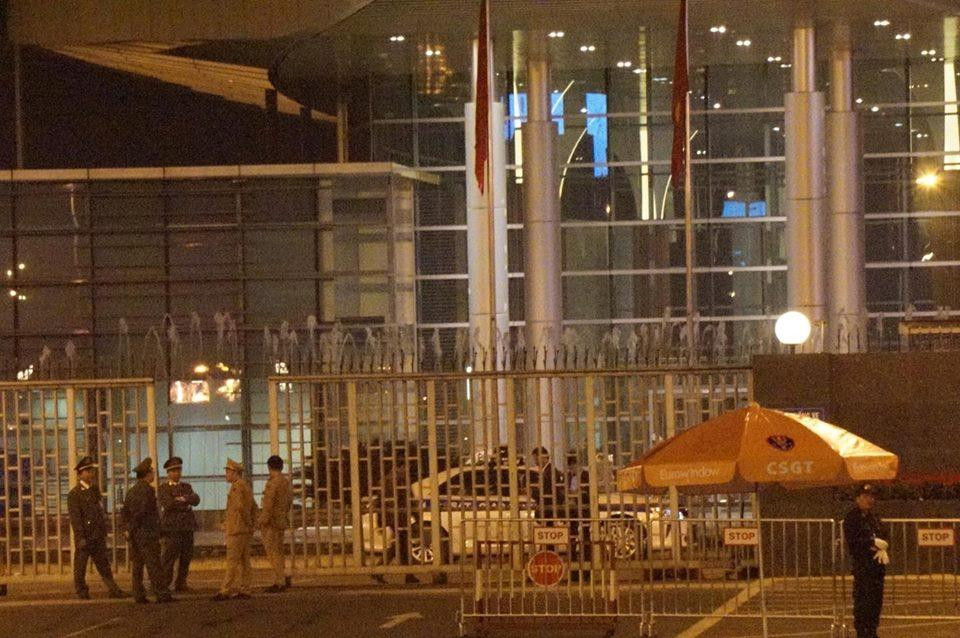 Đoàn xe Tổng thống Mỹ Trump về khách sạn JW Marriott ảnh 20