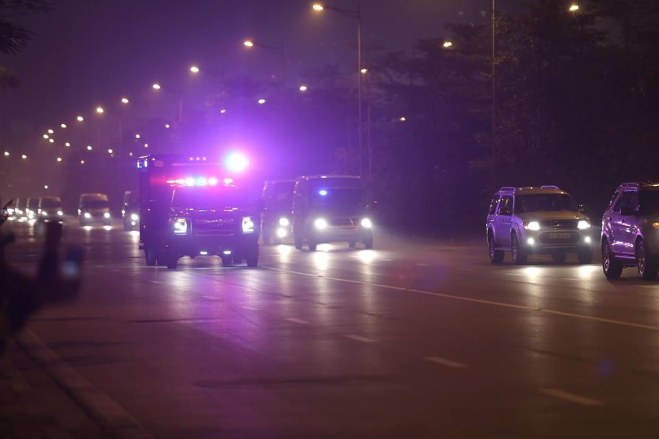 Đoàn xe Tổng thống Mỹ Trump về khách sạn JW Marriott ảnh 4