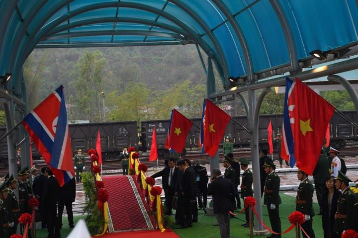 Đoàn xe của Chủ tịch Kim Jong Un về đến khách sạn Melia ảnh 48