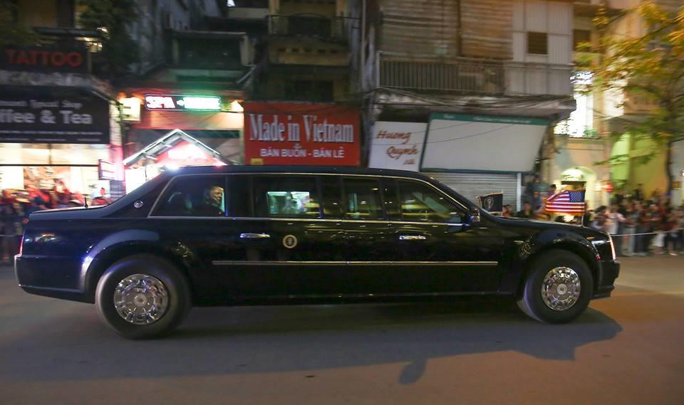 Bữa tối kết thúc, Tổng thống Trump và Chủ tịch Kim rời khách sạn Metropole ảnh 3