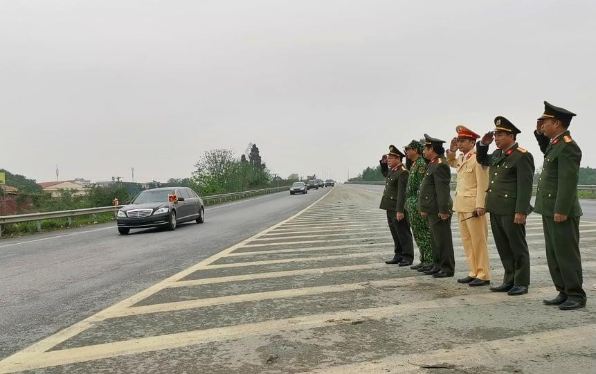 Đoàn xe của Chủ tịch Kim Jong Un về đến khách sạn Melia ảnh 11