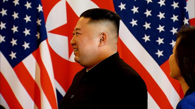 Bữa tối kết thúc, Tổng thống Trump và Chủ tịch Kim rời khách sạn Metropole ảnh 11