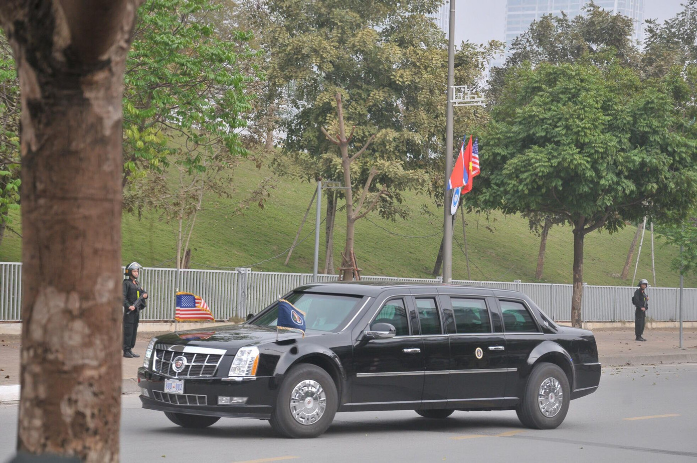 Ông Trump kết thúc họp báo, chuẩn bị rời Hà Nội ảnh 14