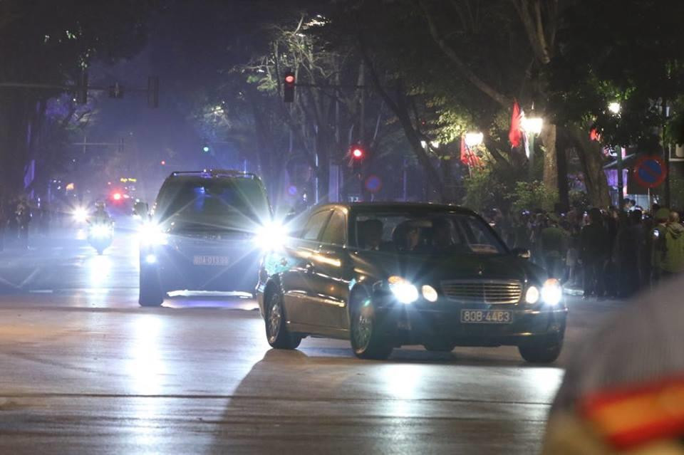 Bữa tối kết thúc, Tổng thống Trump và Chủ tịch Kim rời khách sạn Metropole ảnh 17