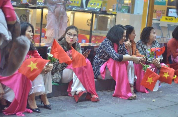 Đoàn xe Tổng thống Mỹ Trump về khách sạn JW Marriott ảnh 26