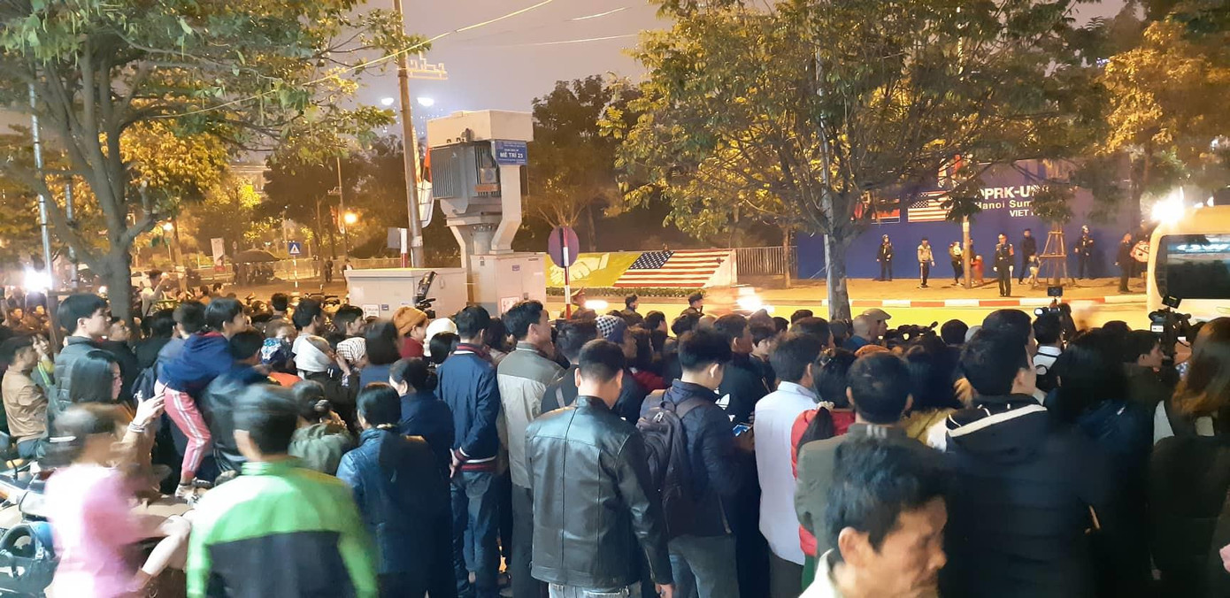 Đoàn xe Tổng thống Mỹ Trump về khách sạn JW Marriott ảnh 17