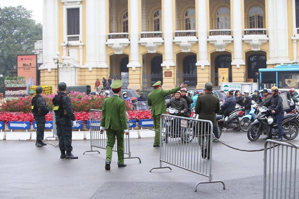 Đoàn xe của Chủ tịch Kim Jong Un về đến khách sạn Melia ảnh 20