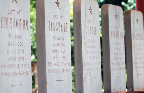 Khu tưởng niệm 14 phi công Triều Tiên hy sinh ở Việt Nam ảnh 1