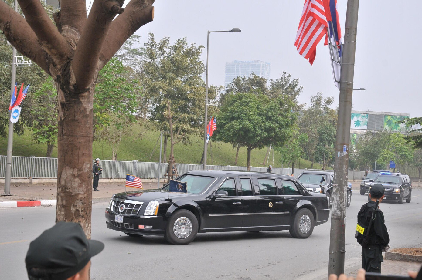 Ông Trump kết thúc họp báo, chuẩn bị rời Hà Nội ảnh 15