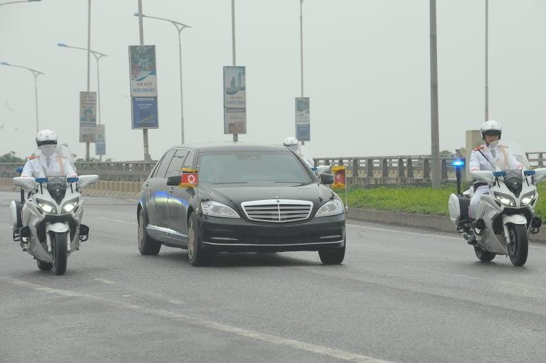 Đoàn xe của Chủ tịch Kim Jong Un về đến khách sạn Melia ảnh 7