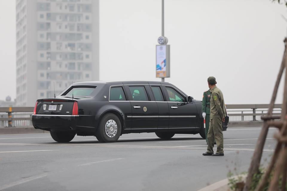 Ông Trump lên máy bay về nước ảnh 6