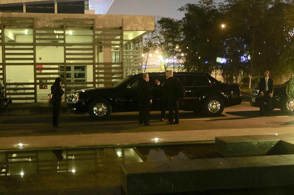 Đoàn xe Tổng thống Mỹ Trump về khách sạn JW Marriott ảnh 32