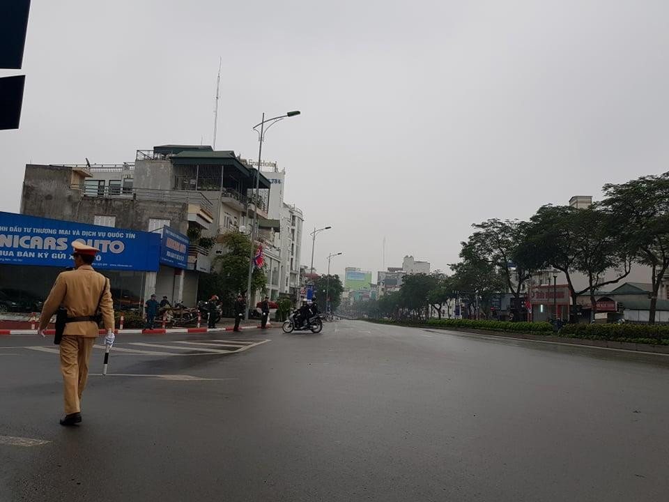 Đoàn xe của Chủ tịch Kim Jong Un về đến khách sạn Melia ảnh 28