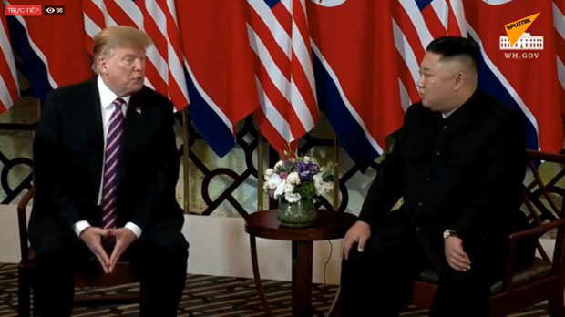 Bữa tối kết thúc, Tổng thống Trump và Chủ tịch Kim rời khách sạn Metropole ảnh 14