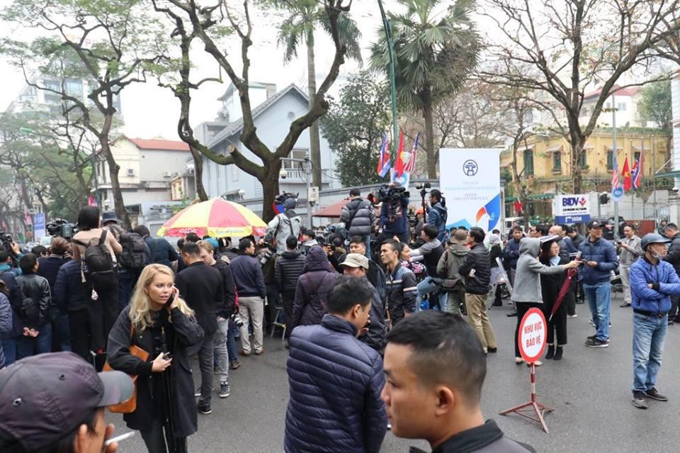 Đoàn xe của Chủ tịch Kim Jong Un về đến khách sạn Melia ảnh 17