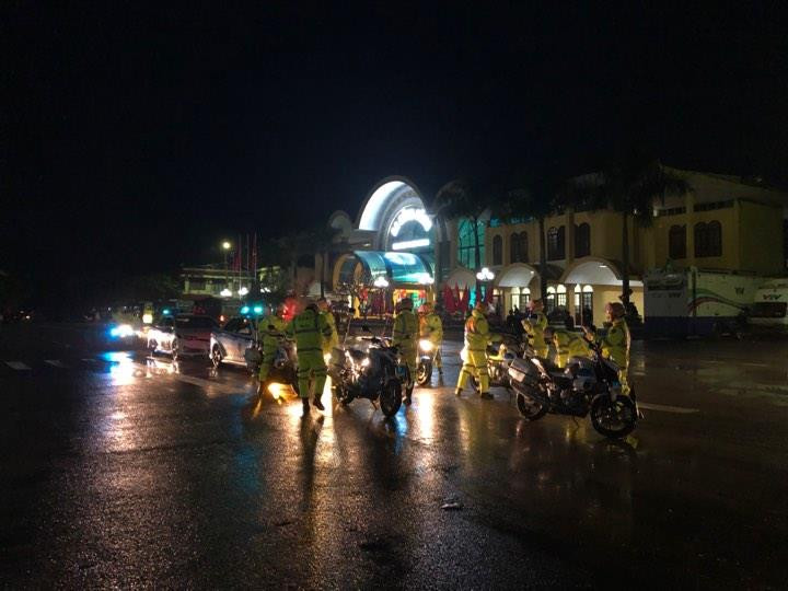 Đoàn xe của Chủ tịch Kim Jong Un về đến khách sạn Melia ảnh 66