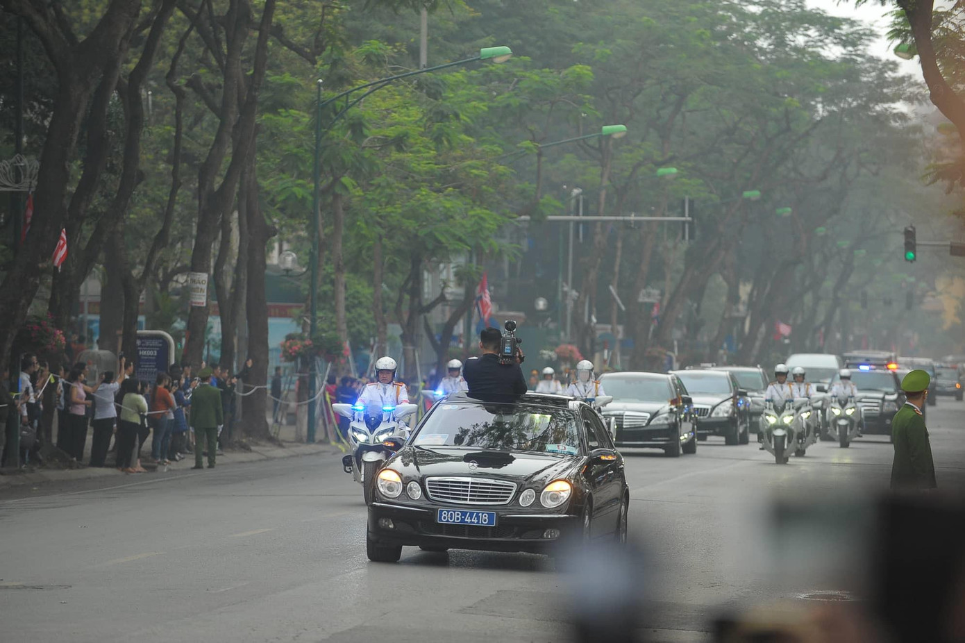 Ông Trump kết thúc họp báo, chuẩn bị rời Hà Nội ảnh 18