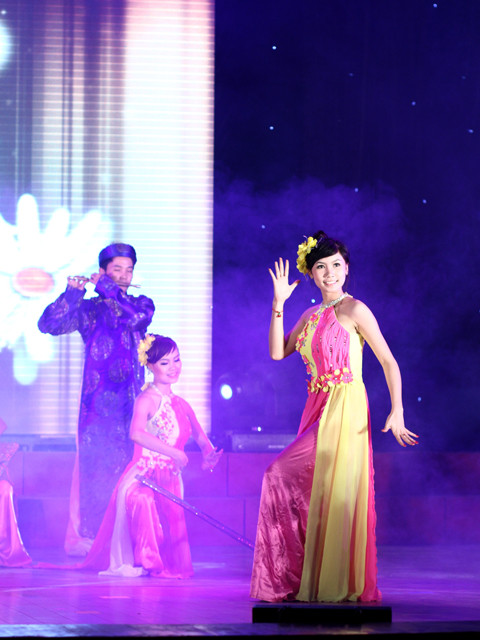 Không thiếu những điệu múa