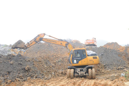 Các máy xúc phân chia khu vực để tăng hiệu quả tìm kiếm. dss