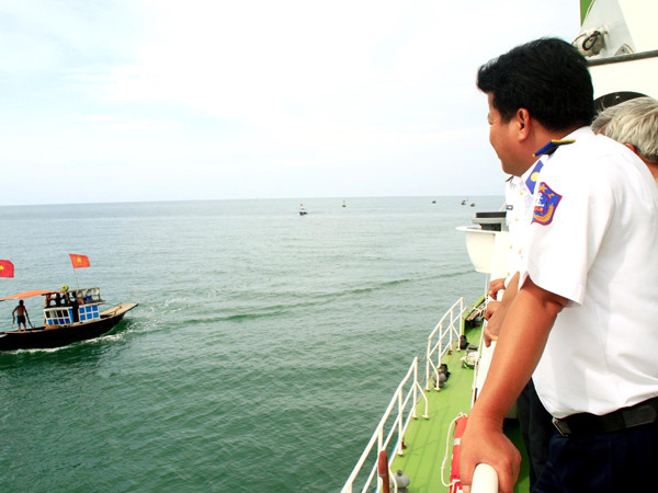 Lực lượng Vùng CSB 2 là chỗ dựa vững chắc cho ngư dân. Ảnh: Nguyễn Thành. Lực lượng Vùng CSB 2 là chỗ dựa vững chắc cho ngư dân. Ảnh: Nguyễn Thành