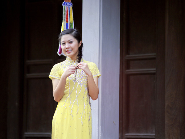 Lưu Thu Liên Lưu Thu Liên từng là hoa khôi khoa Địa Lý – ĐH Sư phạm Hà Nội 2011; Hoa khôi áo dài và Top 5 hoa khôi trường ĐH Sư phạm 2010