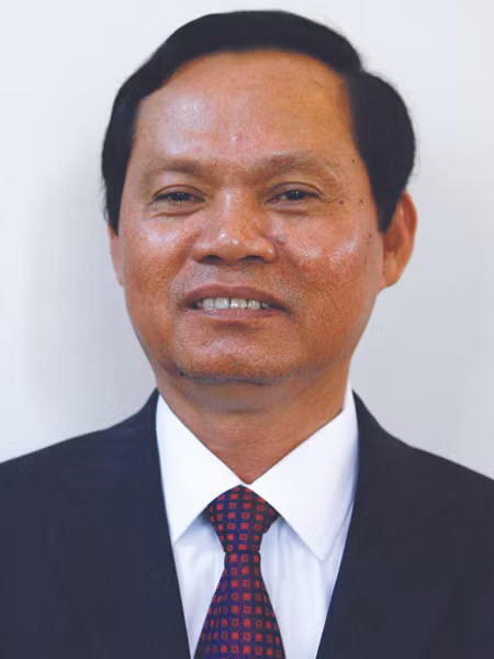 Tổng Thanh tra Chính phủ Huỳnh Phong Tranh (56 tuổi), quê Hậu Giang, cử nhân (kinh tế), Ủy viên Trung ương Đảng