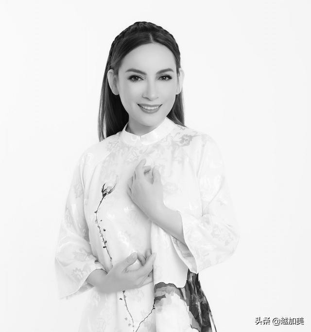 Những hình ảnh của Phi Nhung được đăng trên báo mạng Trung Quốc. Những hình ảnh của Phi Nhung được đăng trên báo mạng Trung Quốc.