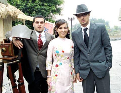 Phi Nhung chụp hình chung với dàn sao TVB trên phim trường. Phi Nhung chụp hình chung với dàn sao TVB trên phim trường.