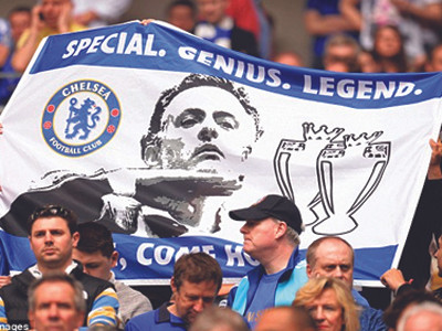 Mourinho đã trở lại Chelsea như ước nguyện của các CĐV The Blues. ảnh Dailymail. Mourinho đã trở lại Chelsea như ước nguyện của các CĐV The Blues. ảnh Dailymail