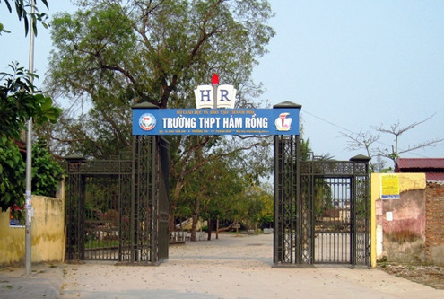 Trường THPT Hàm Rồng, TP Thanh Hóa, một trong những trường có nhiều thí sinh bị phát hiện đánh dấu bài. Trường THPT Hàm Rồng, TP Thanh Hóa, một trong những trường có nhiều thí sinh bị phát hiện đánh dấu bài