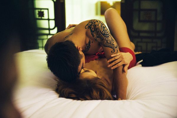 Hồng Quế chật vật đóng cảnh giường chiếu với Cường Seven ảnh 7