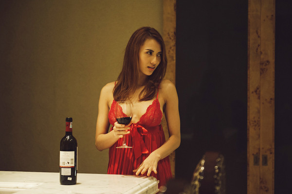 Hồng Quế chật vật đóng cảnh giường chiếu với Cường Seven ảnh 5