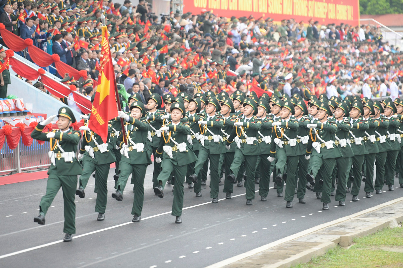 Diễu binh, diễu hành kỷ niệm trọng thể 70 năm Chiến thắng Điện Biên Phủ ảnh 54