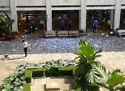 Đề cương trắng xóa cả sân trường