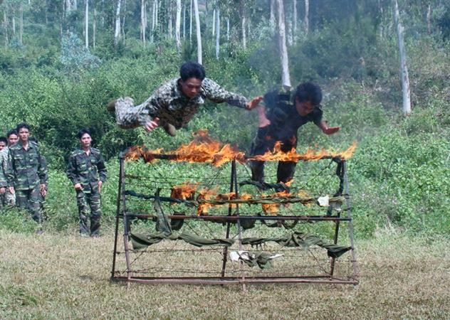  Lính đặc công sẵn sàng chiến đấu Lính đặc công huấn luyện võ thuật. (Nguồn: Binh chủng Đặc công)