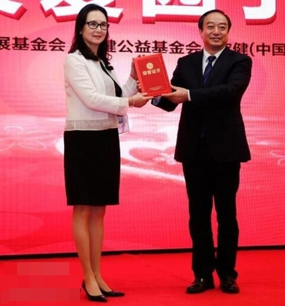 Ngỡ ngàng với 4 tỷ phú liên quan tới dàn sao phim Tây Du Ký 1986 ảnh 5