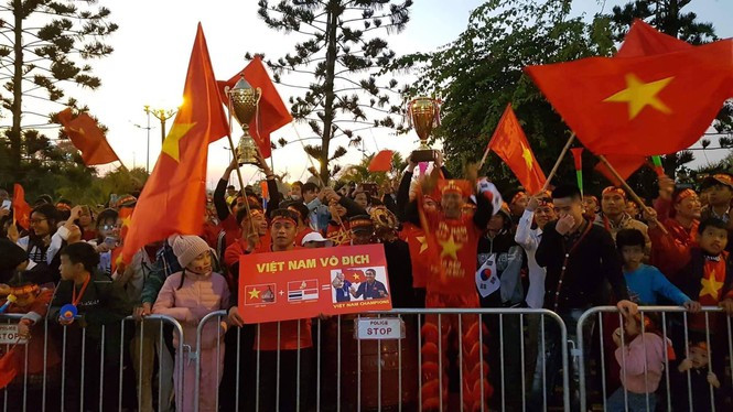 Các nhà vô địch SEA Games trở về trong vòng tay người hâm mộ ảnh 10