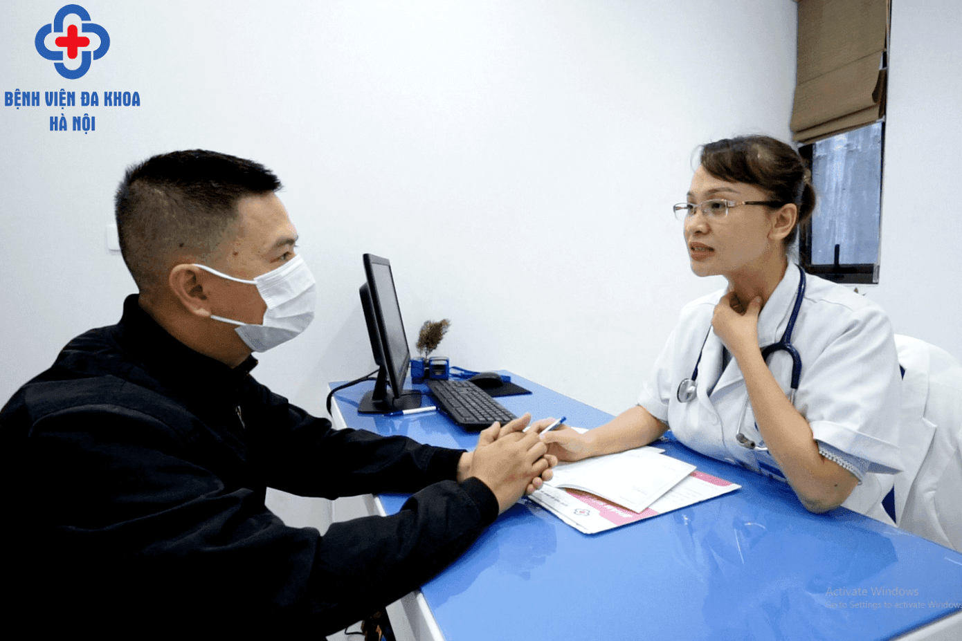 ThS.BS Phạm Như Quỳnh – Phó khoa Khám bệnh, Bệnh viện Đa khoa Hà Nội tư vấn cho bệnh nhân u tuyến giáp. ThS.BS Phạm Như Quỳnh – Phó khoa Khám bệnh, Bệnh viện Đa khoa Hà Nội tư vấn cho bệnh nhân u tuyến giáp.