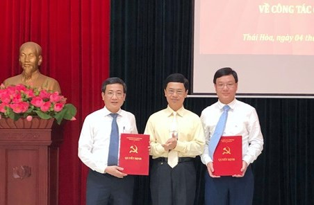 Điều động, bổ nhiệm nhân sự 2 địa phương ảnh 2