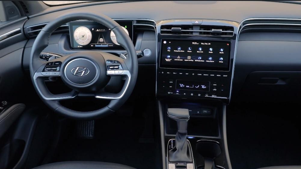 Nội thất hiện đại của Hyundai Santa Cruz.