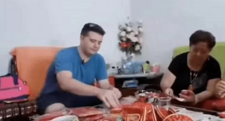 Chàng trai mặc cả để 'thoát' tiền thách cưới ảnh 2