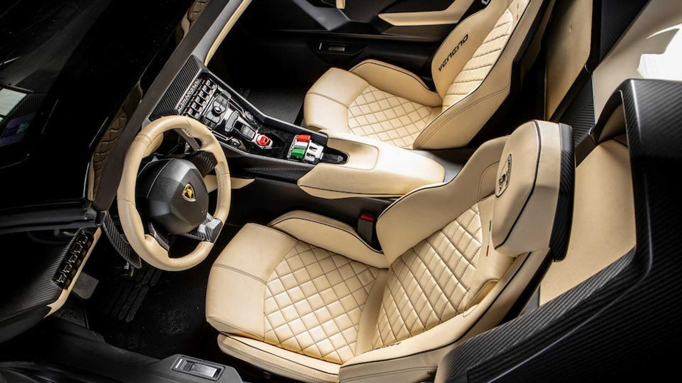 Lamborghini Veneno Roadster được đấu giá 8,3 triệu USD ảnh 4