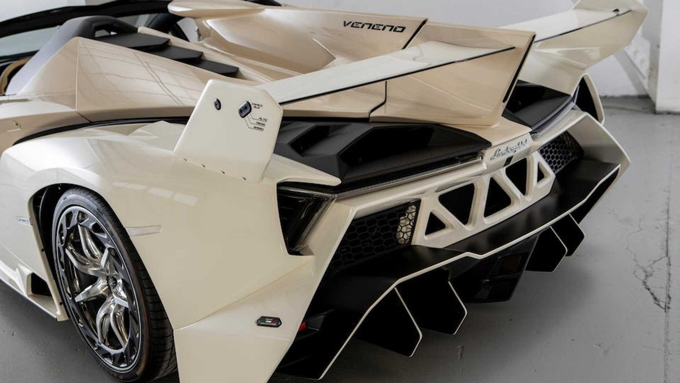 Lamborghini Veneno Roadster được đấu giá 8,3 triệu USD ảnh 7