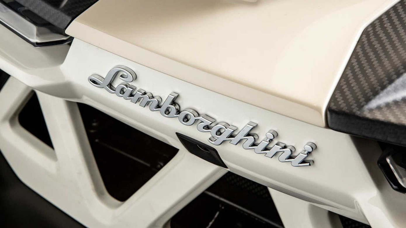 Lamborghini Veneno Roadster được đấu giá 8,3 triệu USD ảnh 8