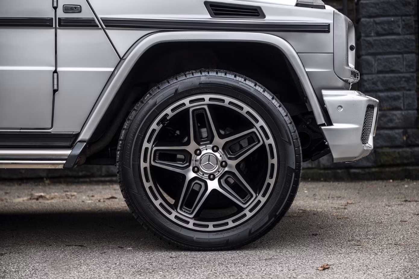 Mercedes-Benz G-Class đời 2002 rao bán gần 2 tỷ đồng ảnh 6